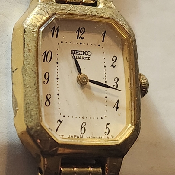 Vintage 80s or 90s Seiko Tank Watch V400-5608 - Picture 5 of 8